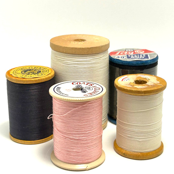 Vintage Thread On Wooden Spools Lot Of 24 Large And 8 Small Spools - Picture 6 of 11